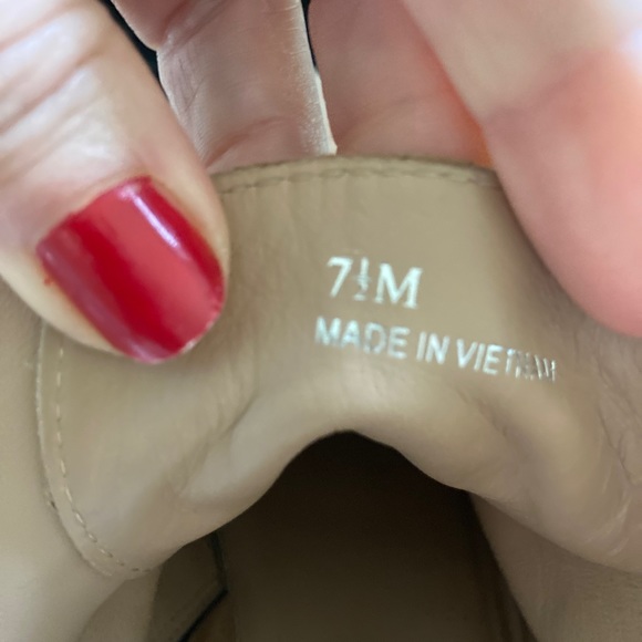 Linea Paolo tan suede booties 7 1/2 W - Picture 4 of 16